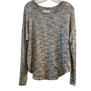 Lucky Brand Women's M Gray Long Sleeve Scoop Neck T-Shirt Casual